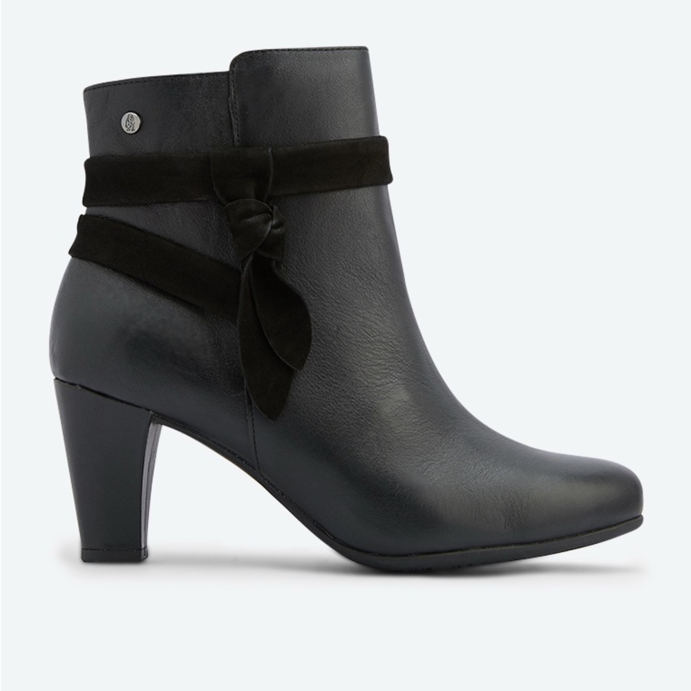 Hush Puppies | Meaghan Bow Almond Toe Boots